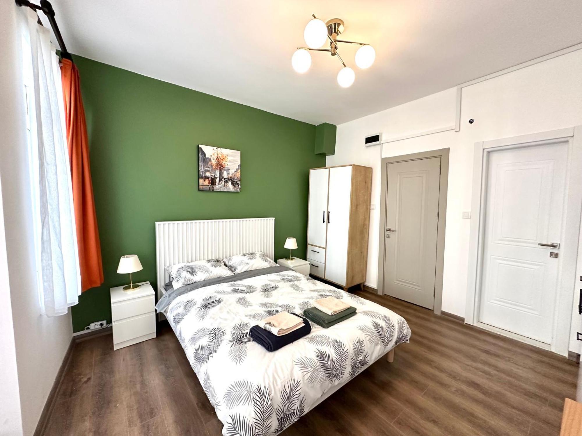 Aparthotel Yellowhouse 4 *